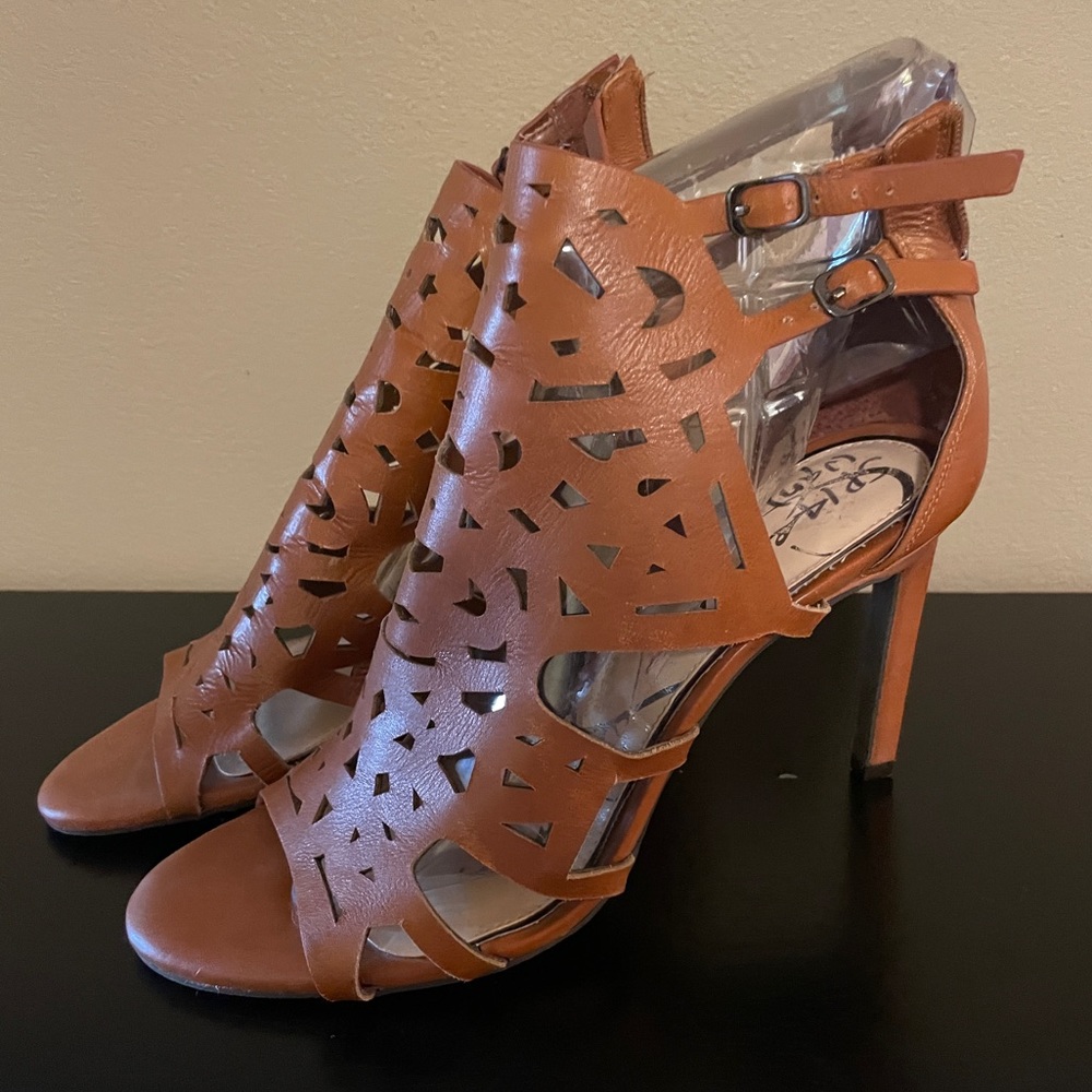 JESSICA SIMPSON Lattice Cut High Heel Sandals, Faux Leather Size 9 Caramel Brown